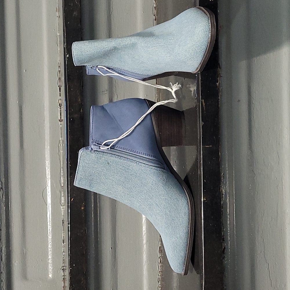 Blue Denim American Eagle booties Size 9 NWOT